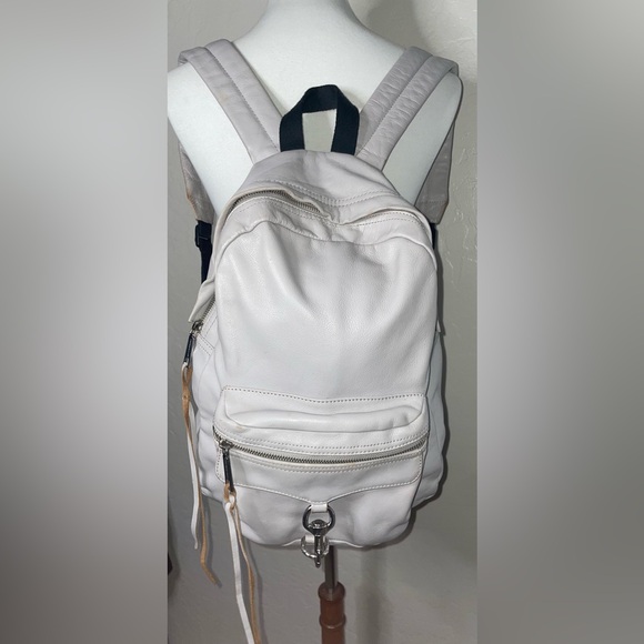 🎉HP🎉Rebecca Minkoff Large MAB 100% Leather Backpack in Light Gray/Silver🩶 - Picture 6 of 15